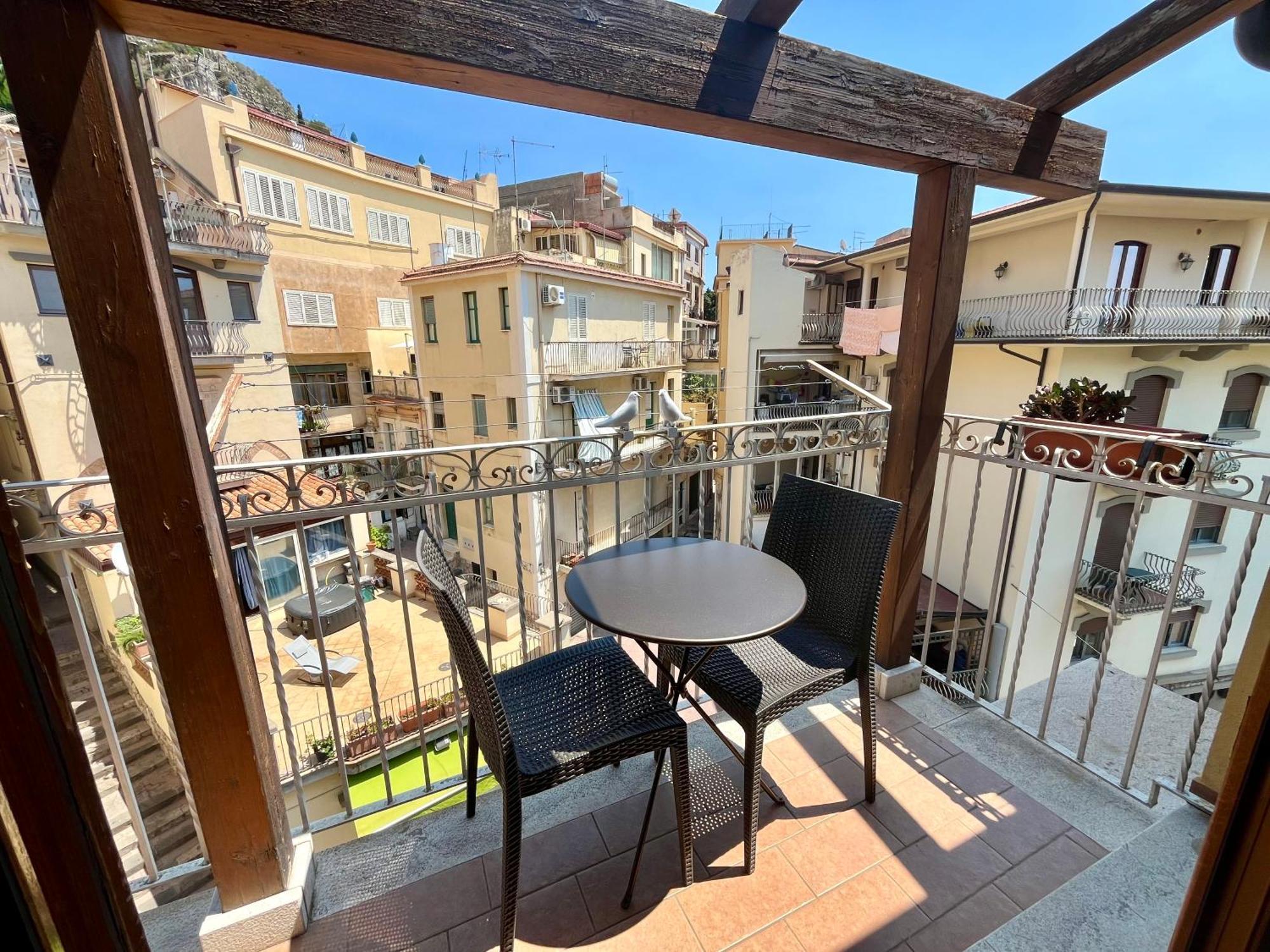 Sole Apartment Taormina Buitenkant foto